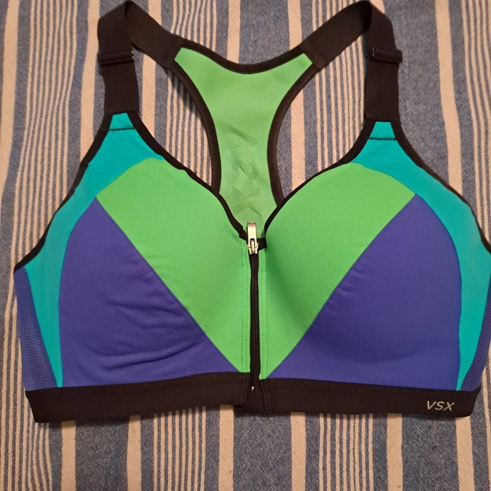 VICTORIA SECRET Racerback Incredible Sport Bra